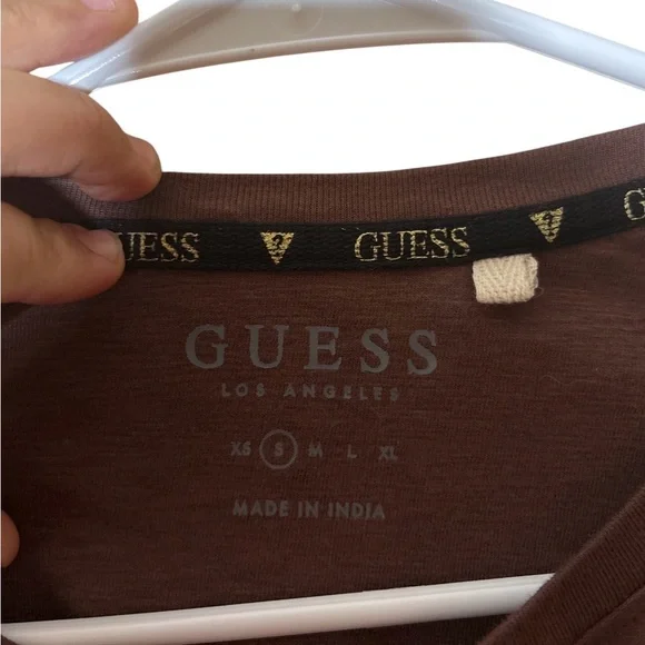 Guess Men's Dark Brown Short Sleeve Tee,NWT,Size S,Made in India - Picture 2 of 9